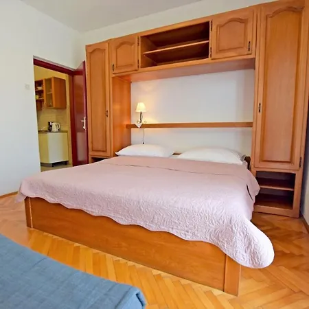 Penzion And With Parking Space Starigrad, Paklenica - 18034 3*