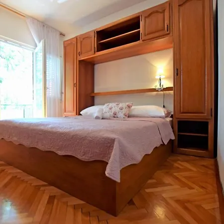And With Parking Space Starigrad, Paklenica - 18034 Gostinjska kuća 3*
