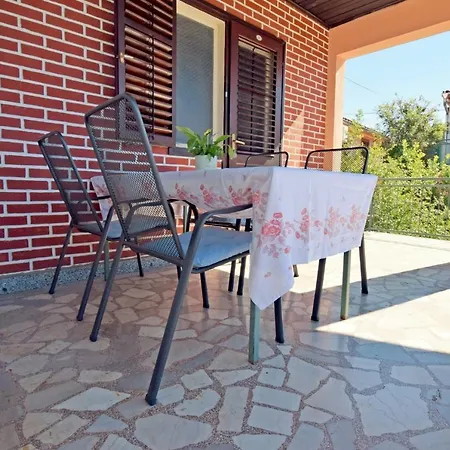 게스트하우스 And With Parking Space Starigrad, Paklenica - 18034 3*