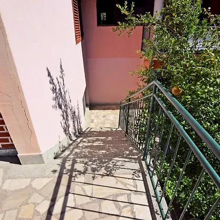 게스트하우스 And With Parking Space Starigrad, Paklenica - 18034